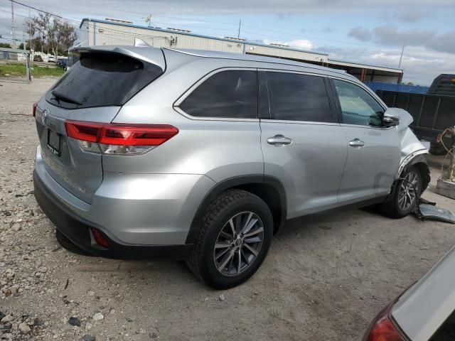 2019 Toyota Highlander SE