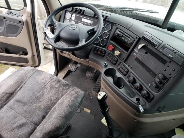 2013 Freightliner Cascadia 125