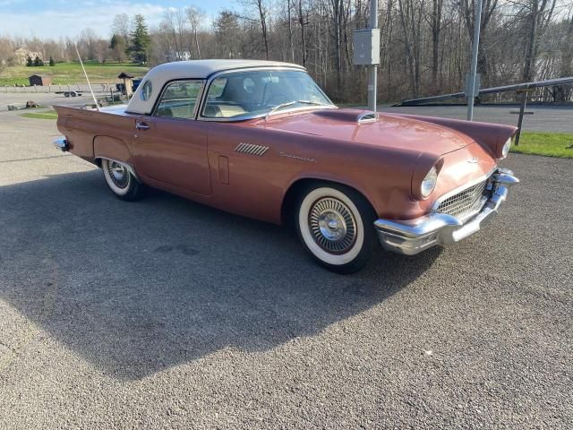 1957 Ford Thundrbird