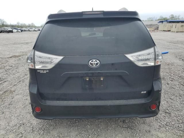 2018 Toyota Sienna SE