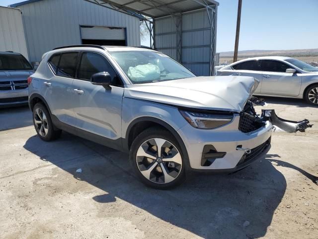 2024 Volvo XC40 Core