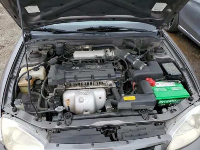 2000 Hyundai Elantra GLS