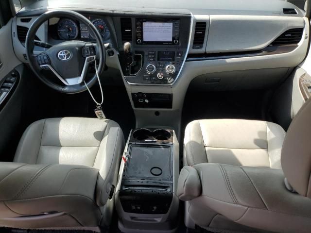 2019 Toyota Sienna XLE