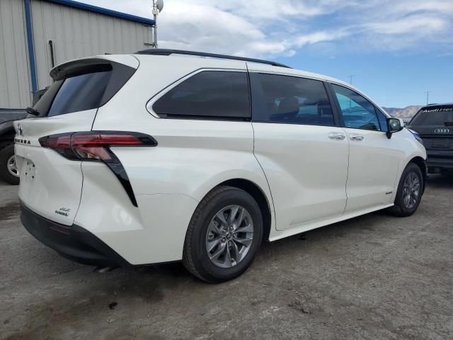 2021 Toyota Sienna XLE