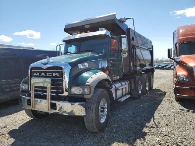 2016 Mack 700 GU700