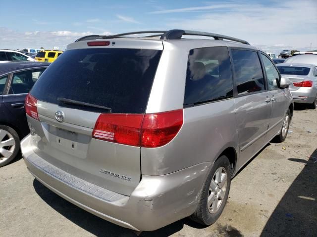 2004 Toyota Sienna XLE