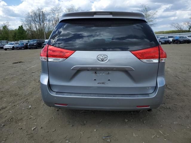 2011 Toyota Sienna LE