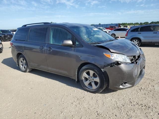 2016 Toyota Sienna LE