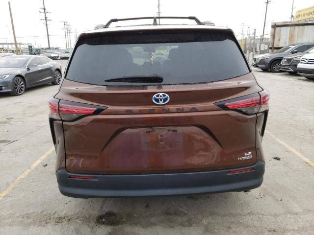 2021 Toyota Sienna LE