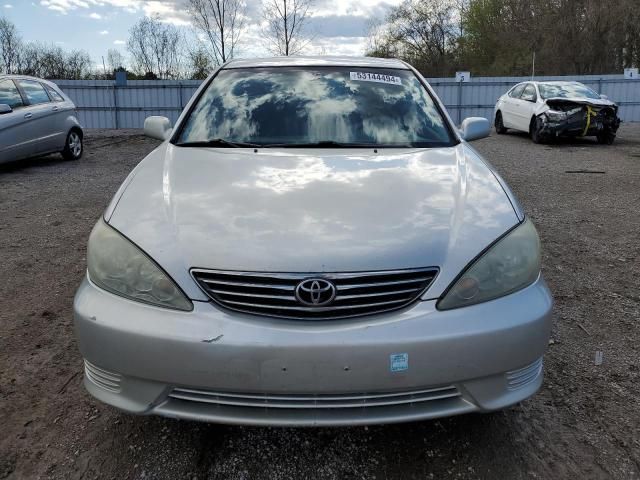 2005 Toyota Camry LE