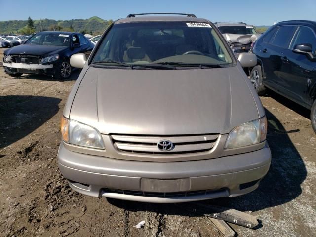 2002 Toyota Sienna LE