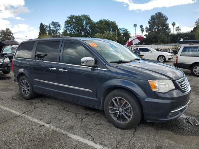 2013 Chrysler Town & Country Touring L