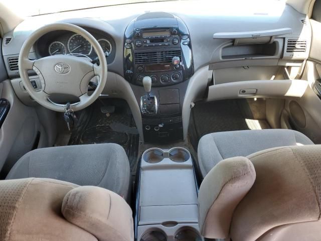 2005 Toyota Sienna CE