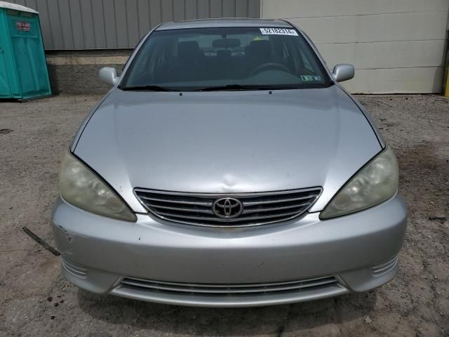 2005 Toyota Camry LE