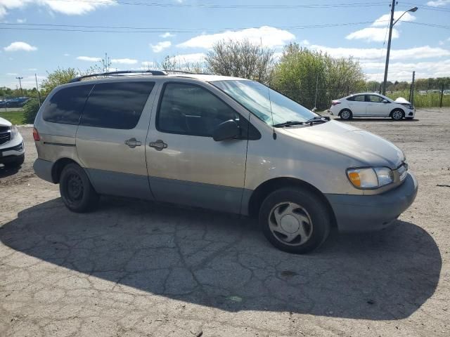 2000 Toyota Sienna LE