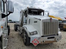 Salvage trucks for sale at San Antonio, TX auction: 2015 Kenworth Construction T800