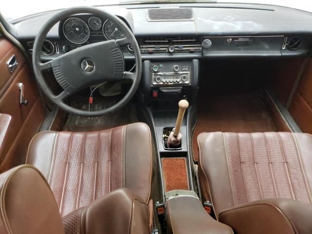 1975 Mercedes-Benz 240 D