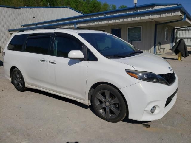 2016 Toyota Sienna SE