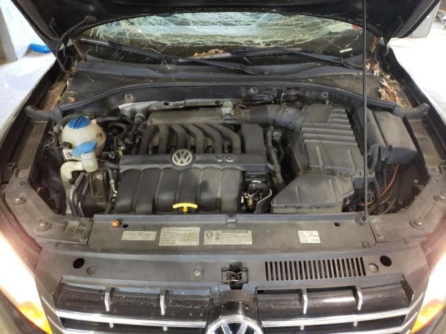 2012 Volkswagen Passat SEL