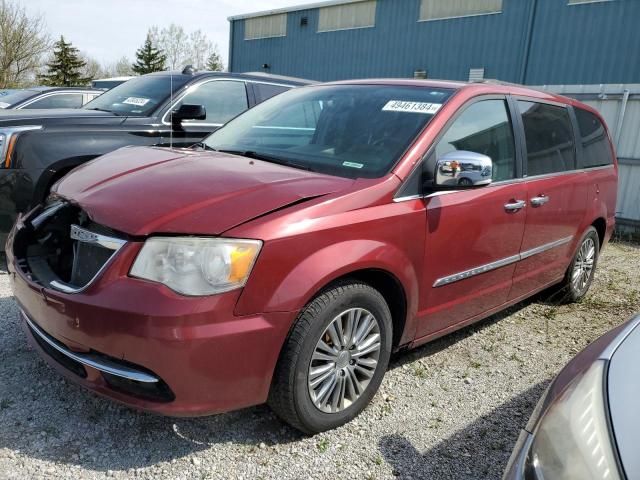 2014 Chrysler Town & Country Touring L