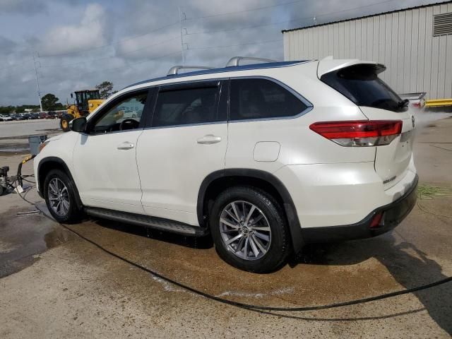 2017 Toyota Highlander SE