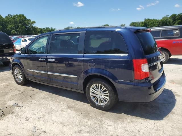 2013 Chrysler Town & Country Touring L