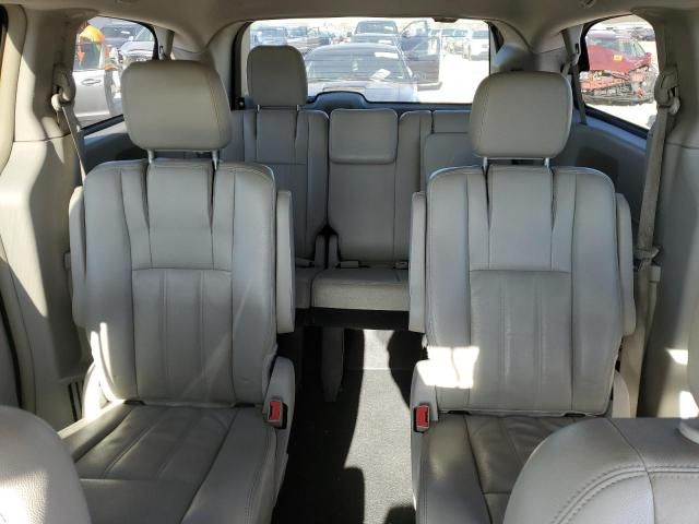 2013 Chrysler Town & Country Touring