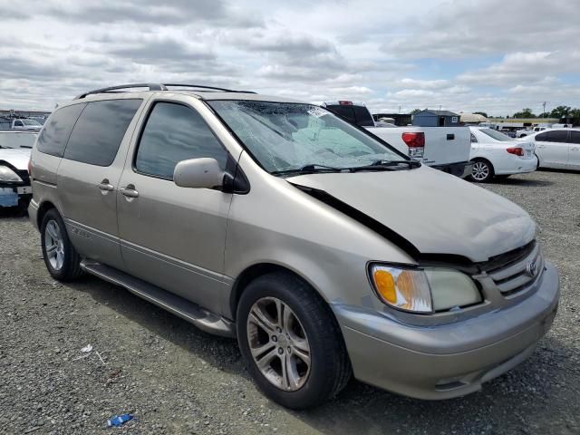 2003 Toyota Sienna LE