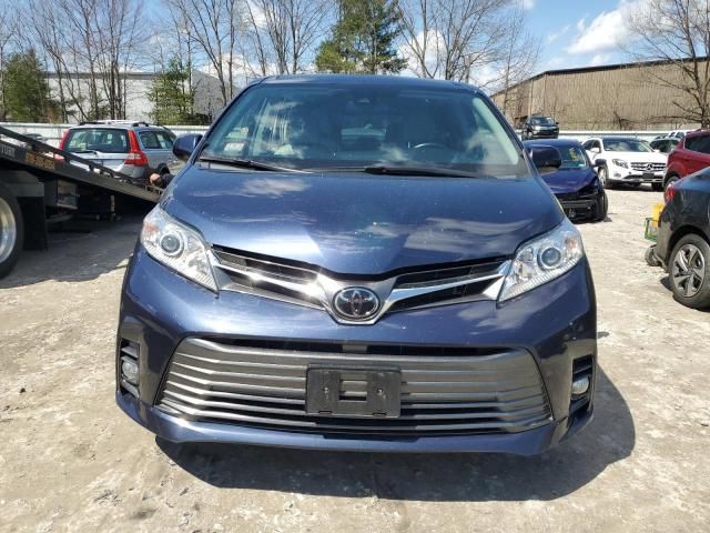 2019 Toyota Sienna XLE