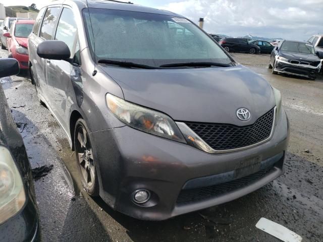 2011 Toyota Sienna Sport