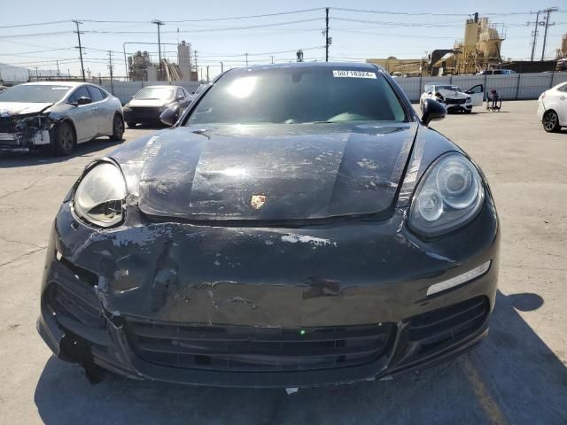 2016 Porsche Panamera 2