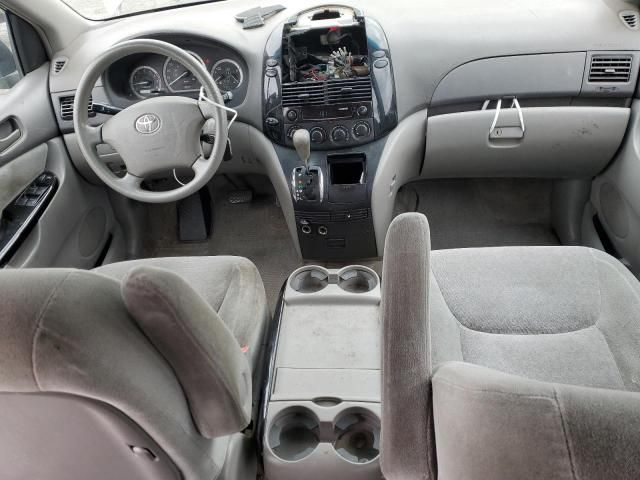 2005 Toyota Sienna CE