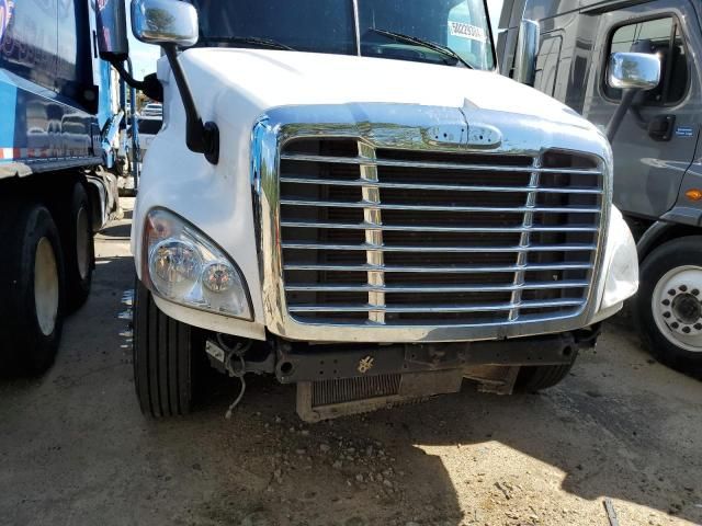 2012 Freightliner Cascadia 125