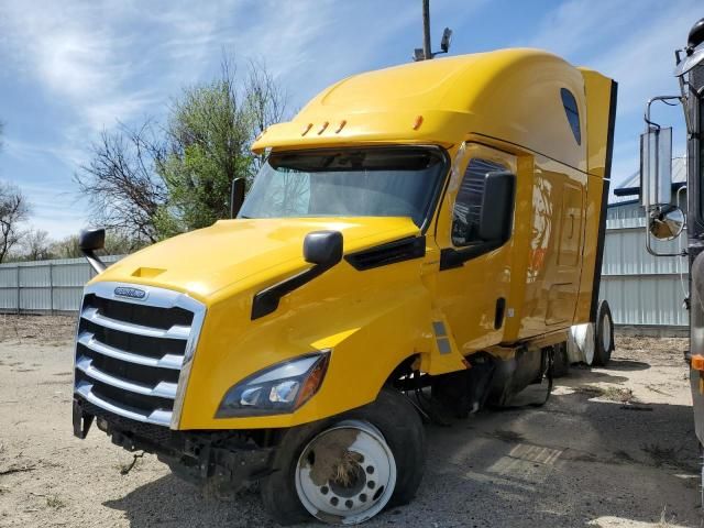 2019 Freightliner Cascadia 126