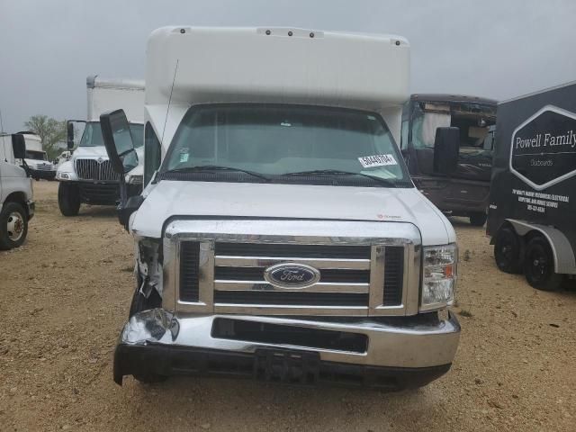 2019 Ford Econoline E450 Super Duty Cutaway Van