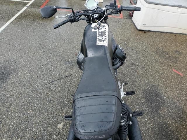 2021 Moto Guzzi V7 Stone