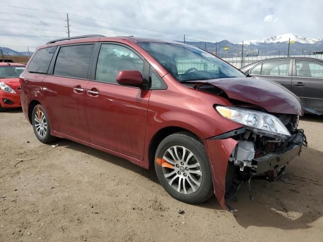 2019 Toyota Sienna XLE