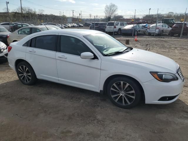 2013 Chrysler 200 Touring