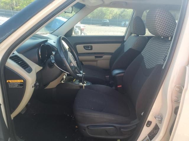 2011 KIA Soul +