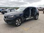 2022 Volvo XC40 T4 Momentum