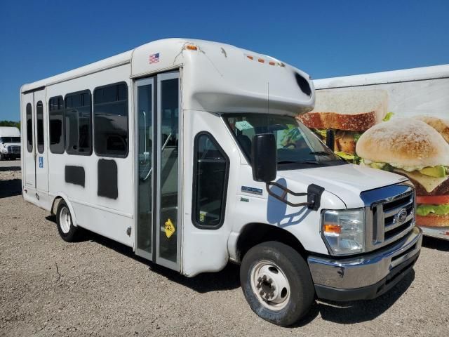 2016 Ford Econoline E350 Super Duty Cutaway Van