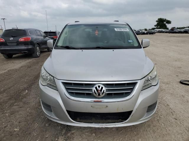 2011 Volkswagen Routan SE