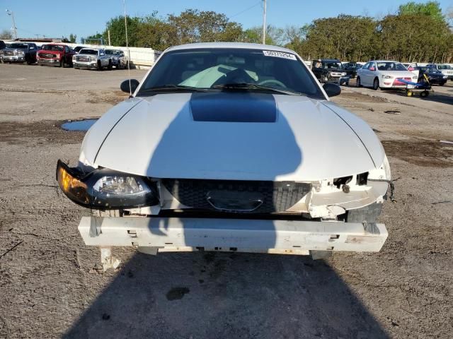 2004 Ford Mustang