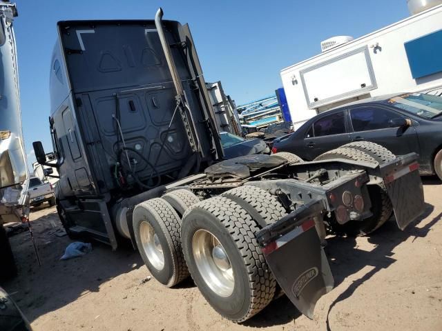 2021 Freightliner Cascadia 126