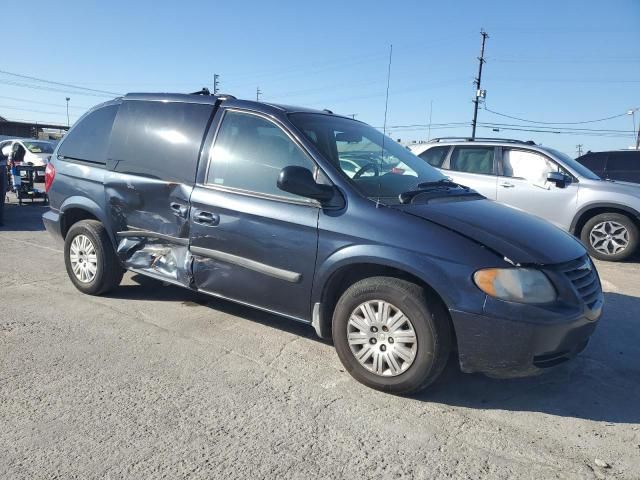 2007 Chrysler Town & Country LX