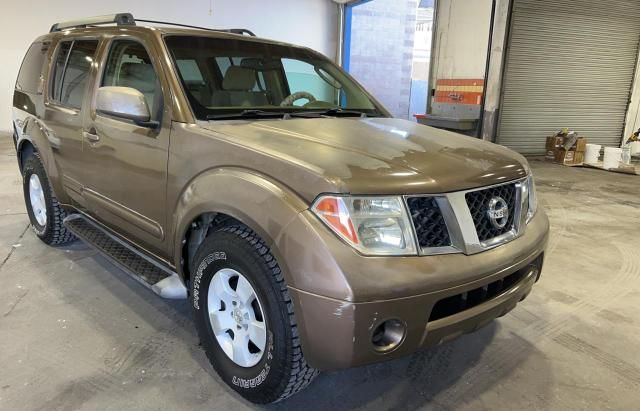 2005 Nissan Pathfinder LE