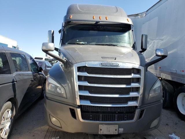 2021 Freightliner Cascadia 126