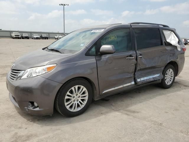 2017 Toyota Sienna XLE