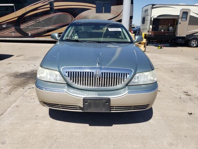 2005 Lincoln Town Car Signature