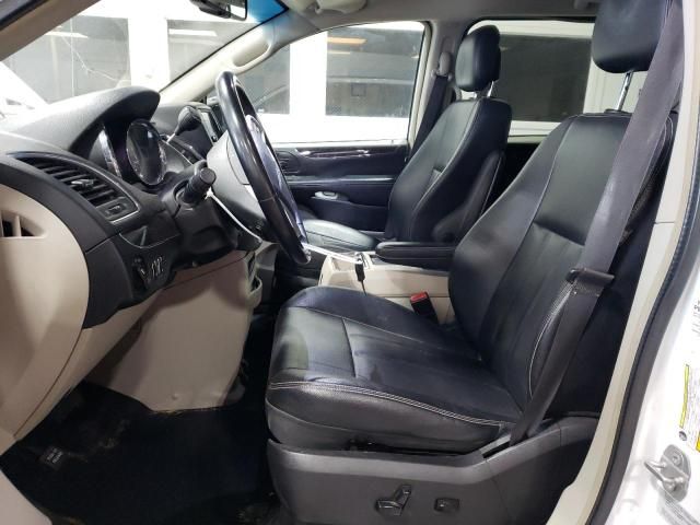 2016 Chrysler Town & Country Touring